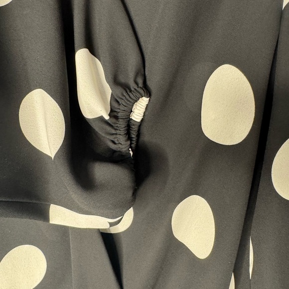 INC Classic Black and white wrap blouse size XS Runs large Loose Fit - Picture 4 of 4